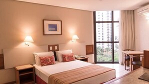 WiFi (free), individually furnished - CLH Suites Goiania (Goiania)
