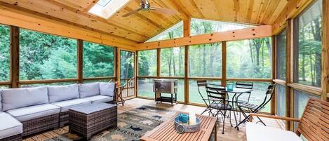 TV, fireplace, offices