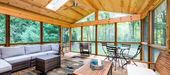 DD Ranch - Newly Renovated 10-Person Home!