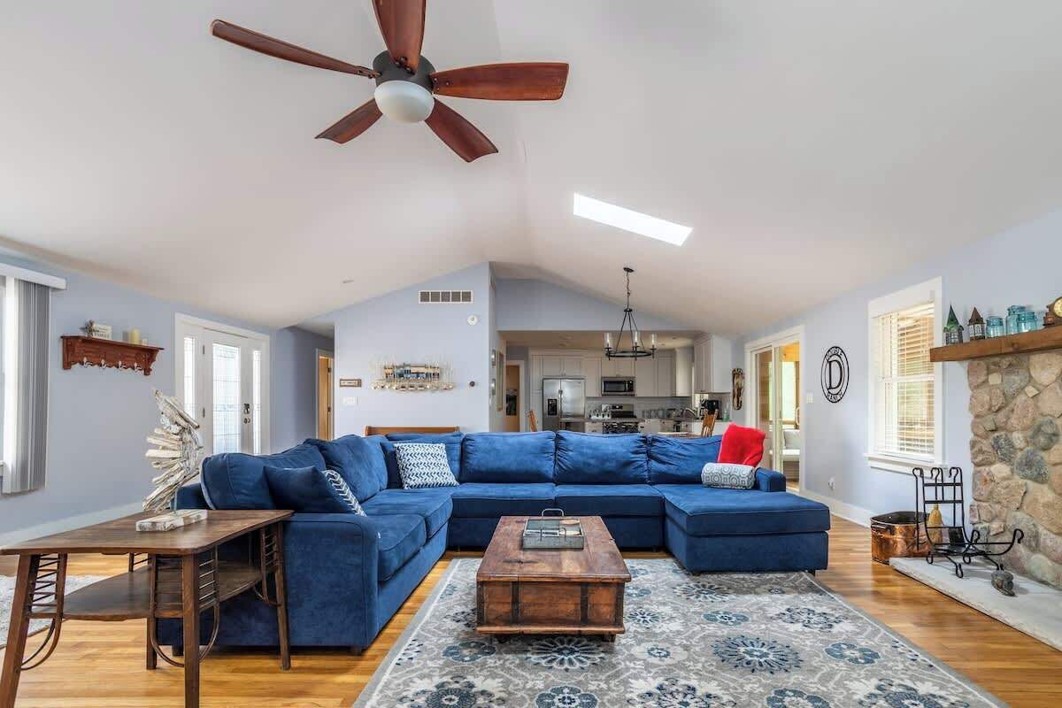 电视、壁炉、办公室