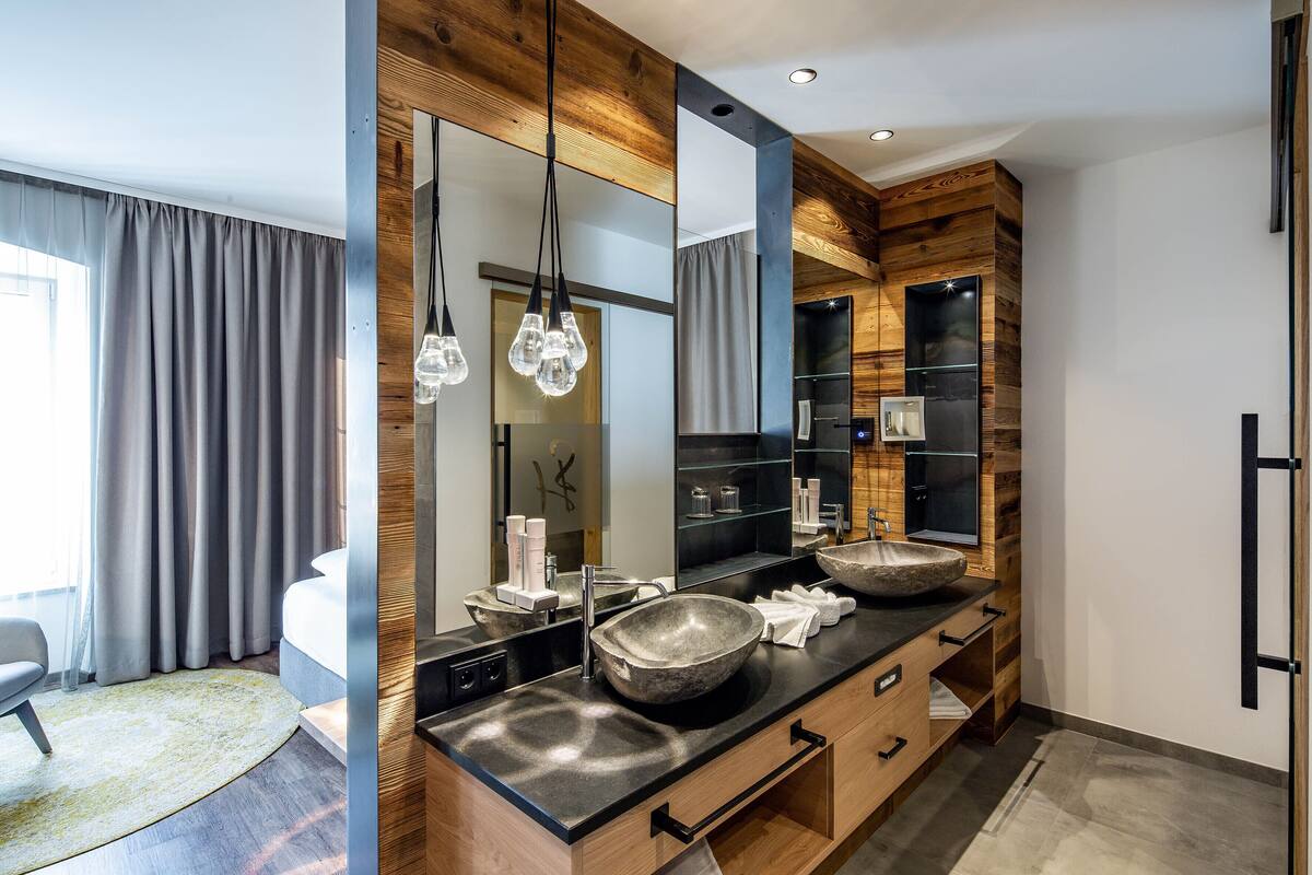 junior studio suite | bathroom | free toiletries, hair dryer, towels