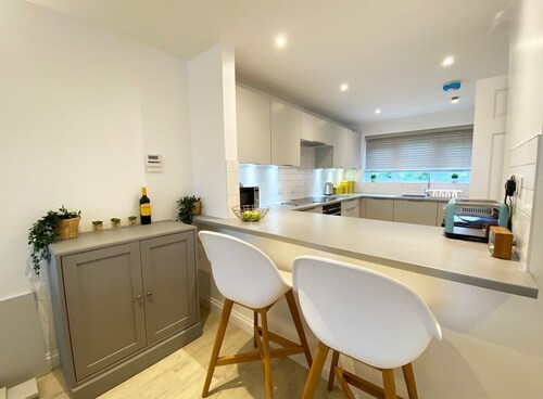 NEW FOR 2020 - 3 Harvest Moon is a stunning fully refurbished 2 bedroom, 2 en suite bathroom apartme