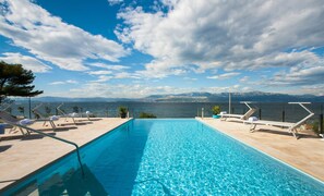 Pool - Beachfront Villa Endora with Pool (Sutivan)