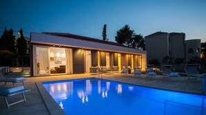 Pool - Beachfront Villa Endora with Pool (Sutivan)