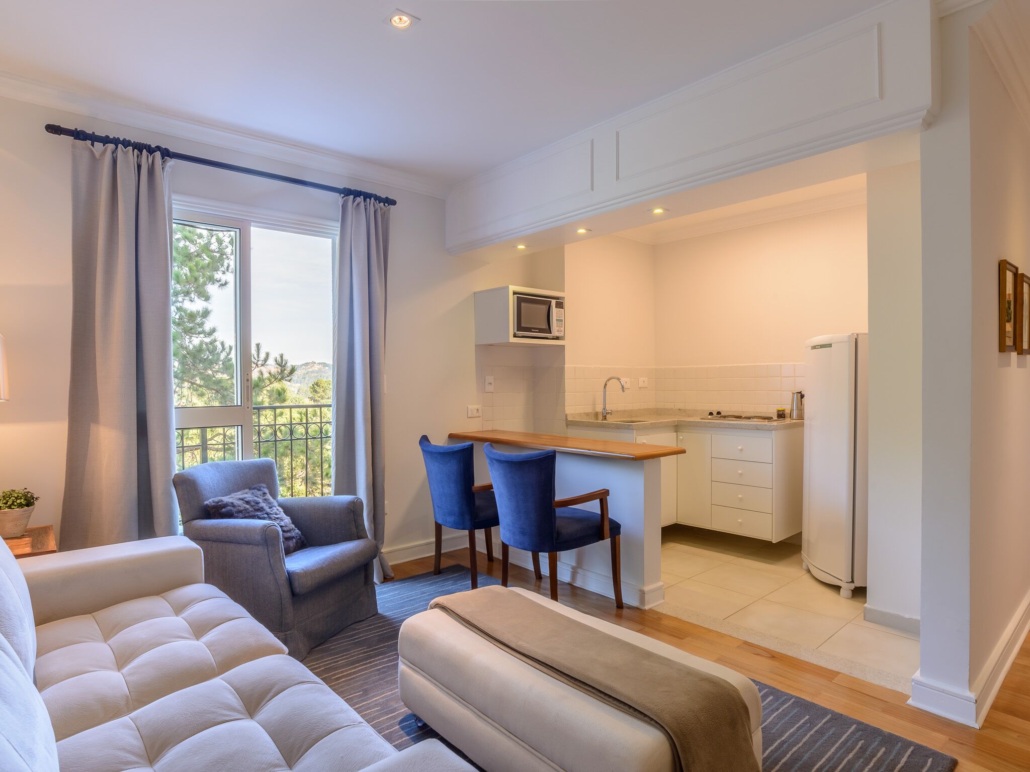 TV LCD 38-inch có truyền hình cáp, TV 