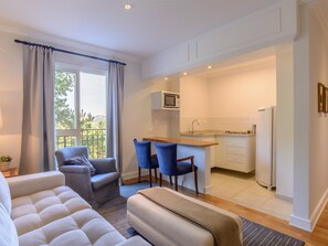 Télévision LCD de 38 pouces avec chaînes par câble, télévision