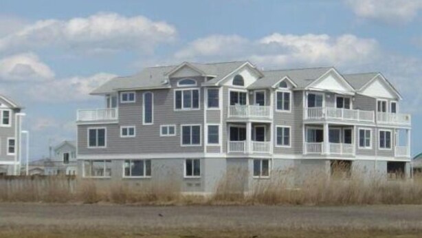 Exterior - Sp16 Neptune Drive (Somers Point)