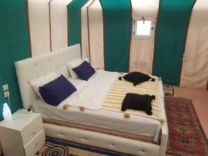 Tienda de campaña de lujo | 2 habitaciones, caja de seguridad en la habitación y wifi gratis