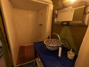 Tenda de campanya de luxe | 2 dormitoris, caixa forta a l'habitació i wifi gratuïta 