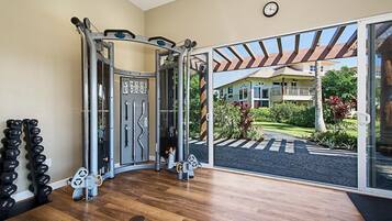 Rumah, Beberapa Tempat Tidur, pemandangan lapangan golf (Waikoloa Beach Villas E33) | Fasilitas kebugaran