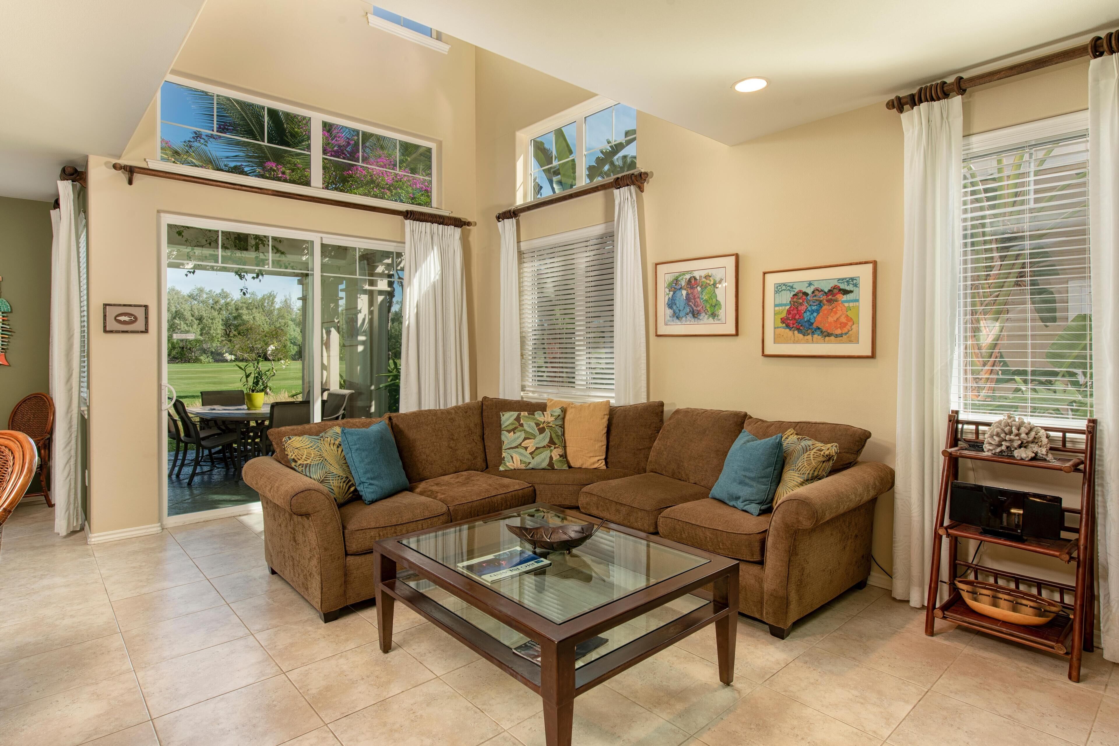 Villa, Multiple Beds, Golf View (Fairway Villas Waikoloa F6) | Living area