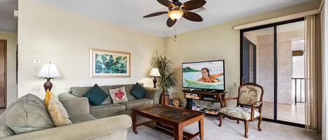 Huoneisto, useita sänkyjä (Shores at Waikoloa 234 at Bo Tree Tow) | Oleskelualue | Televisio