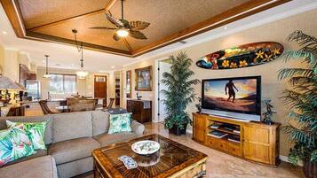 Condo, nhiều giường, quang cảnh sân golf (Waikoloa Beach Villas J32) | Khu phòng khách