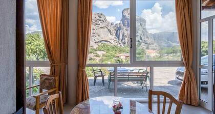 Majestätische Aussicht Haus direkt unter der Meteora Unesco Site