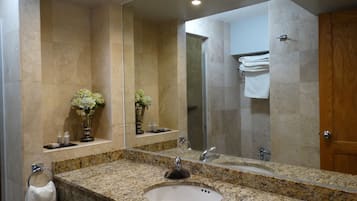 Shower, free toiletries, hair dryer, towels