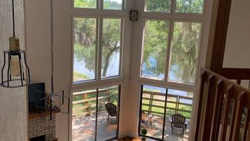 Smart TV, fireplace, DVD player, books