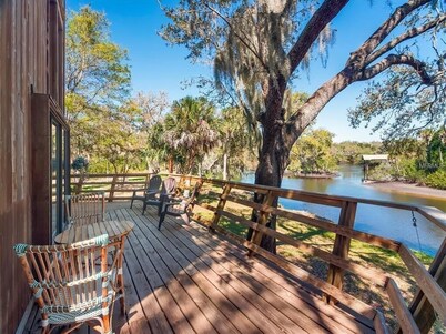 Luxurious house on secluded 3.8 acres, oak trees on Manatee River, large decks
