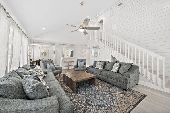 Smart TV, books - Oceanfront Home with Pool & Private Beach Walkover (Galveston)