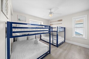 4 bedrooms, desk, iron/ironing board, travel cot