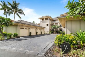 Condo, 1 cama King, vista para o campo de golfe (Waikoloa Beach Villas H32) | Fachada