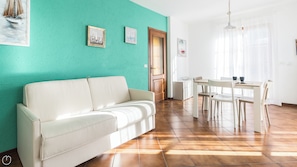 Smart TV, foosball - Il Borgo apartments - B6 (Finale Ligure)
