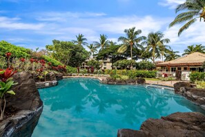 Casa, 1 cama de matrimonio grande, vistas al campo de golf (Waikoloa Beach Villas O2) | Piscina | Una piscina al aire libre, una piscina climatizada