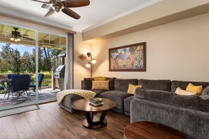 House, 1 King Bed, Golf View (Waikoloa Beach Villas O2) | Living area | TV - Waikoloa Beach Villas O2 (Waikoloa)