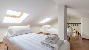 3 bedrooms, iron/ironing board, free WiFi, bed sheets - Il Borgo apartments - C4 (Finale Ligure)