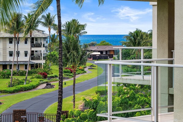 House, 1 King Bed with Sofa bed, Partial Ocean View (Vista Waikoloa B302) | Property grounds