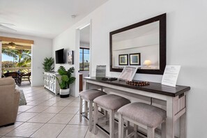 Villa, 1 letto king con divano letto, vista campo da golf (Fairway Villas Waikoloa J21) | Interni