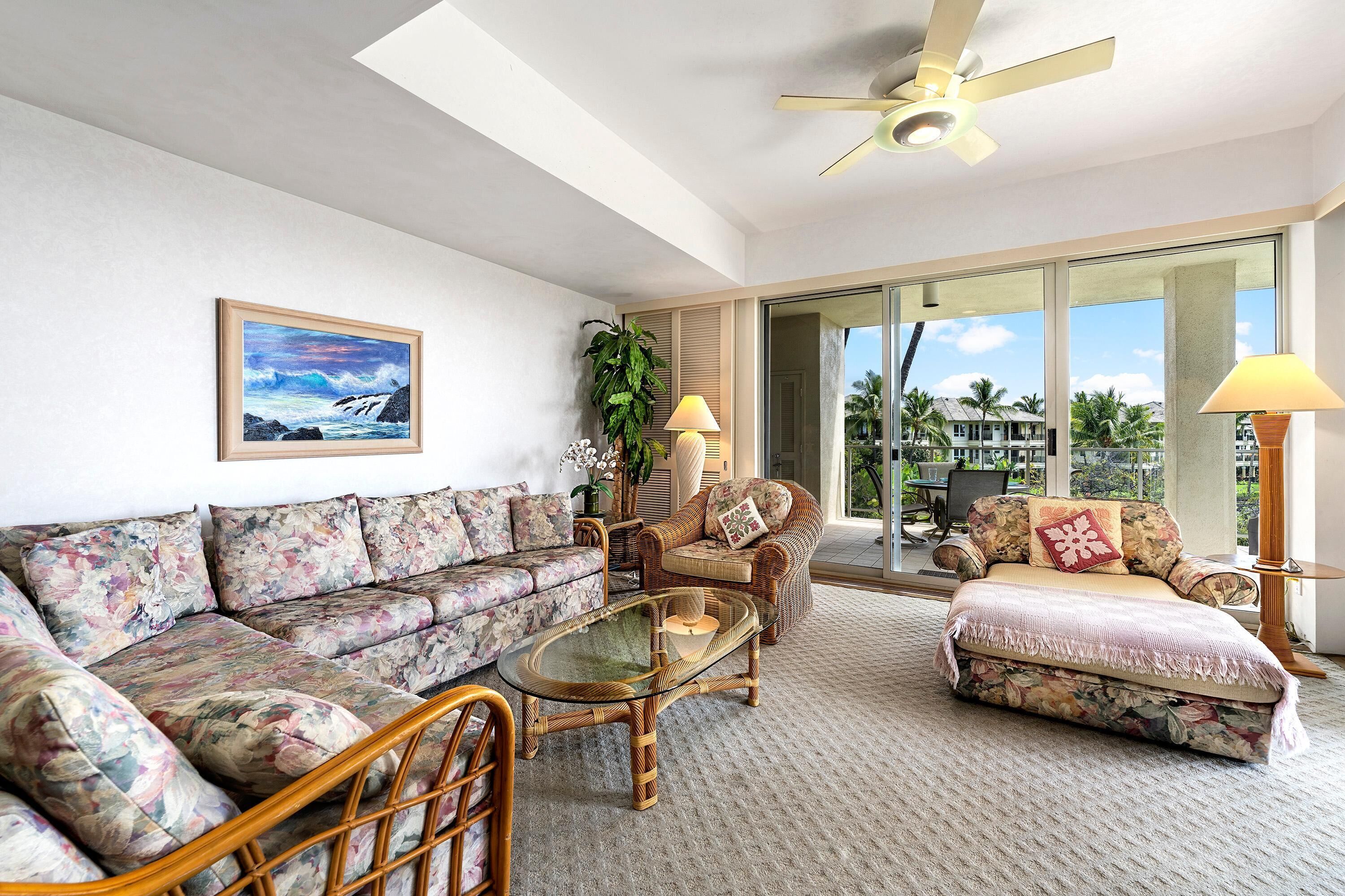 Condo, Multiple Beds, Partial Ocean View (Vista Waikoloa B206) | Living area | TV