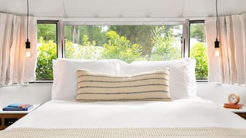 Luxe beddengoed, een kluis op de kamer, individueel gedecoreerd