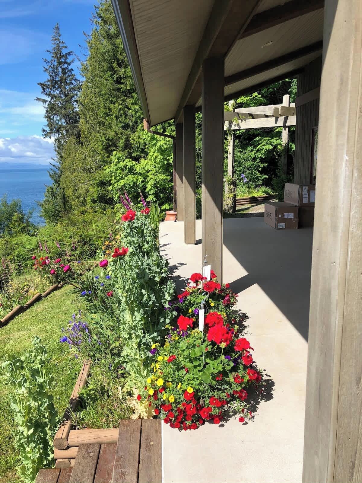 Lots of decks, covered porch, more views