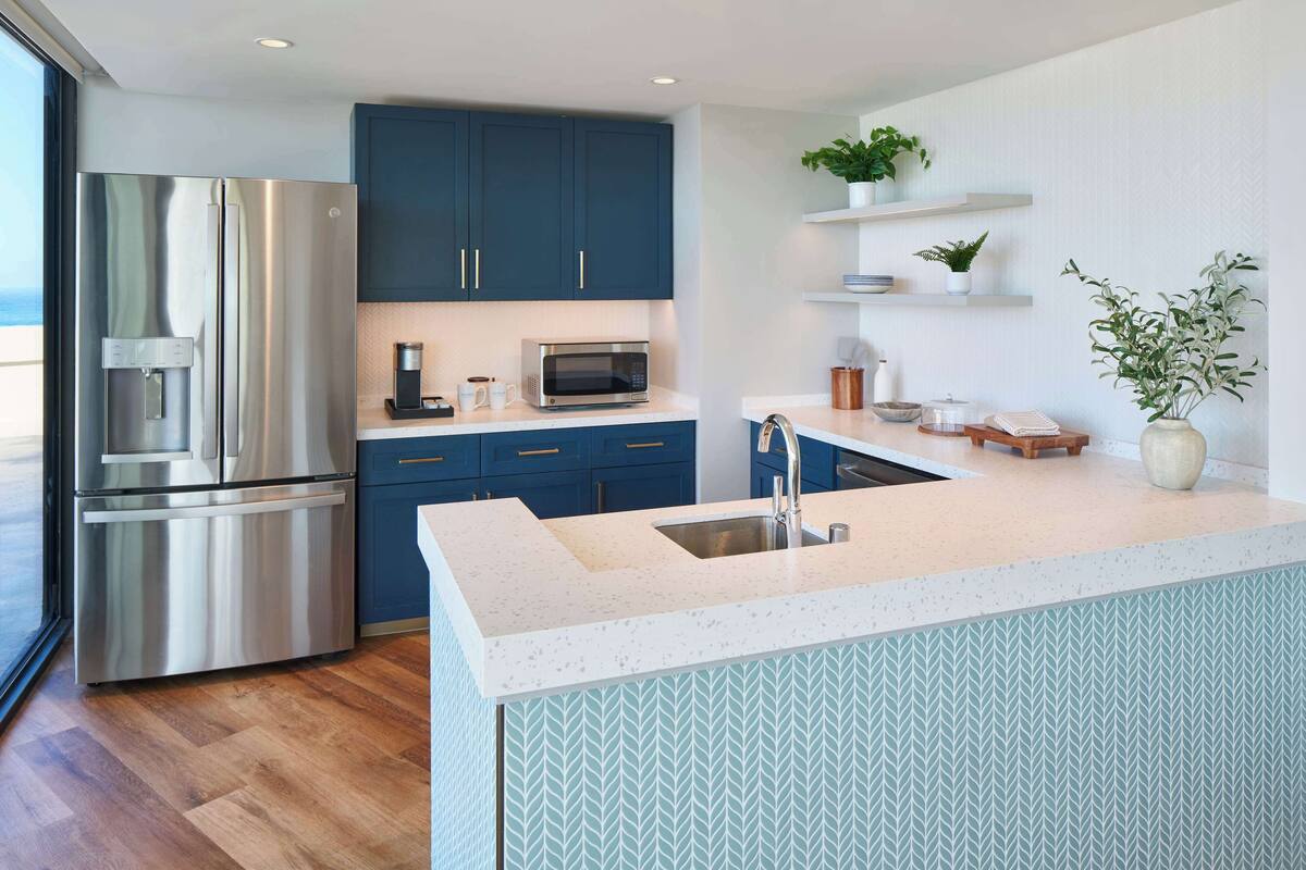 royal suite (huakai) | private kitchenette | mini-fridge, coffee/tea maker, eco-friendly cleaning products