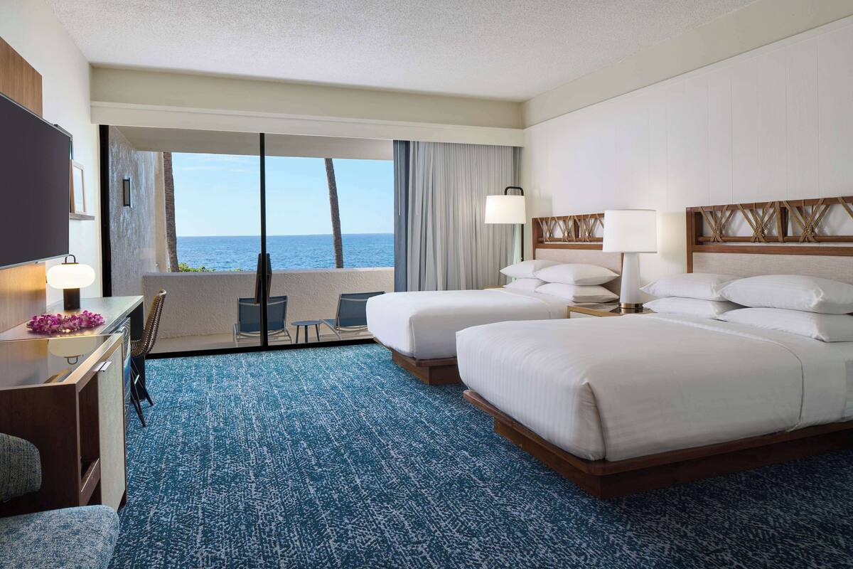 Phòng Suite Club, quang cảnh biển (2 Double Beds) | Bộ đồ giường cao cấp, két bảo mật tại phòng, bàn 