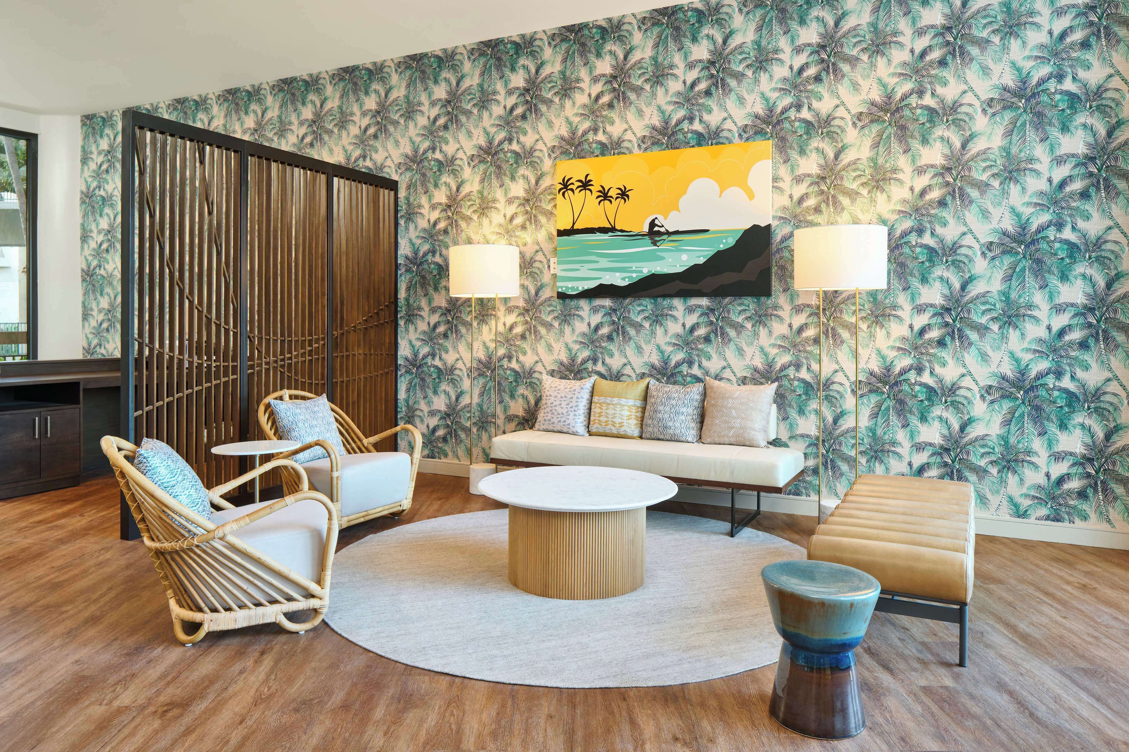 2 bars/lounges, poolside bar