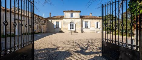 Entrée de l’hébergement