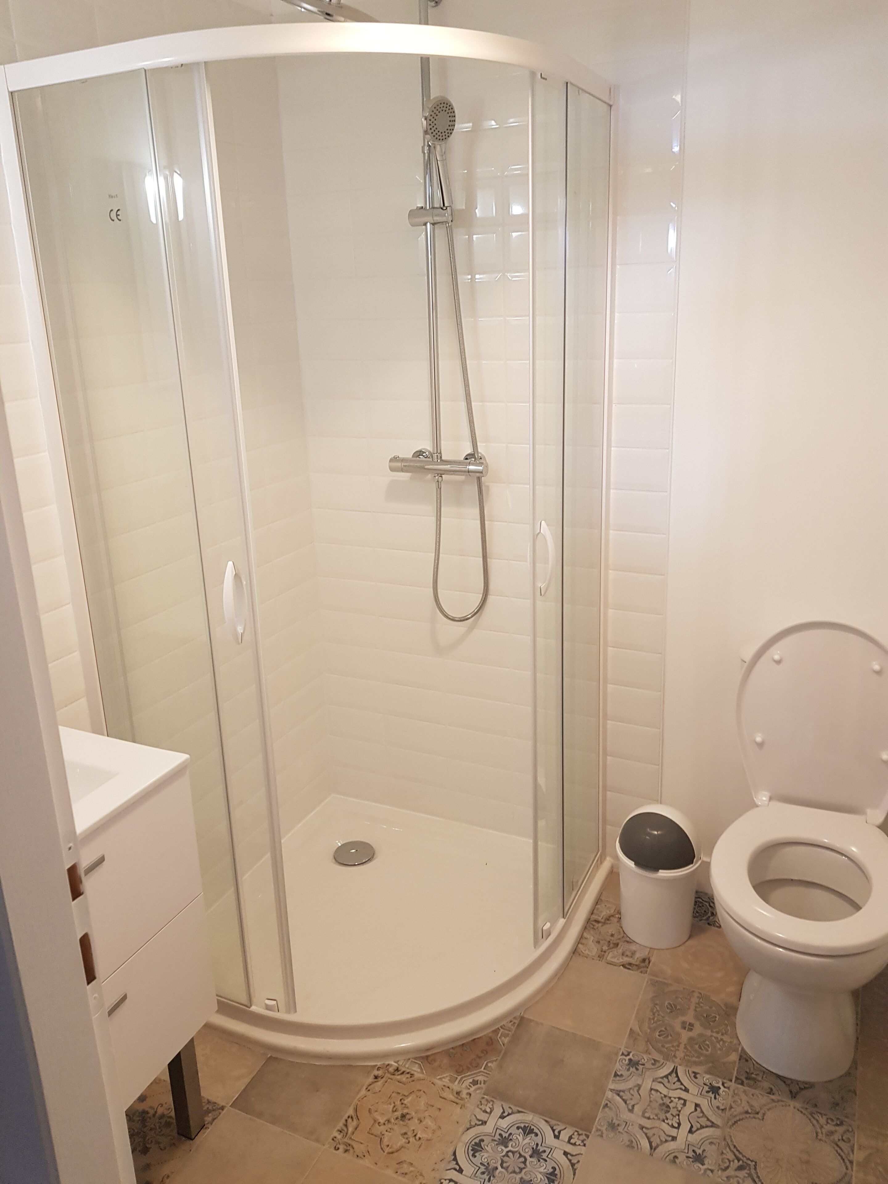 Baño | Regadera, regadera con hidromasaje, amenidades de baño gratuitas 