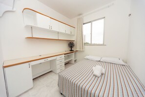3 Schlafzimmer, Schreibtisch, Bügeleisen/Bügelbrett, kostenloses WLAN