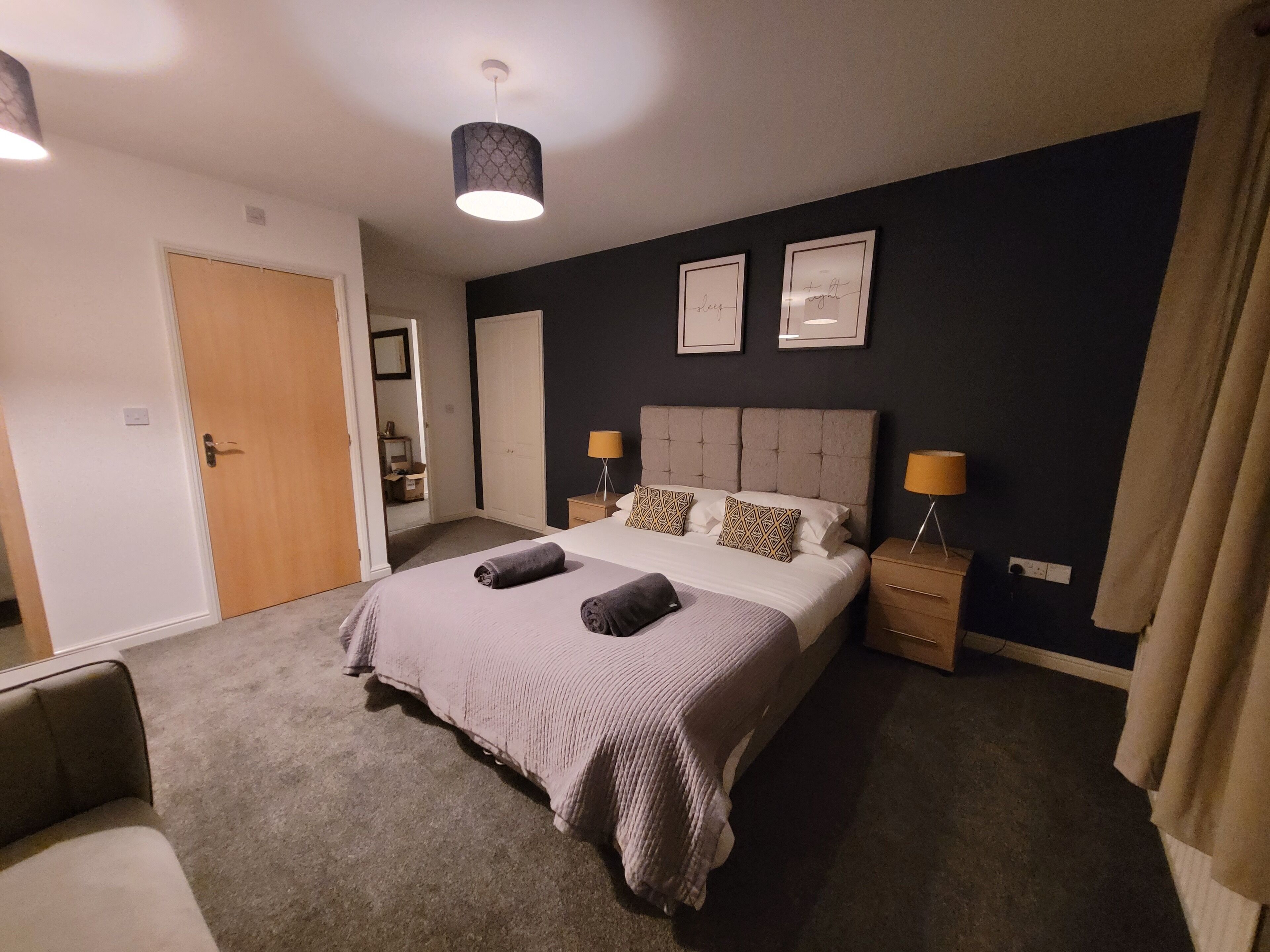 2 chambres, fer et planche à repasser, lit parapluie, Wi-Fi gratuit