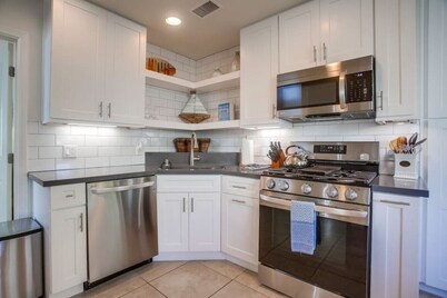 Paradise Isle in Mission Beach with A/C!