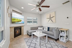 Smart-tv och eldstad