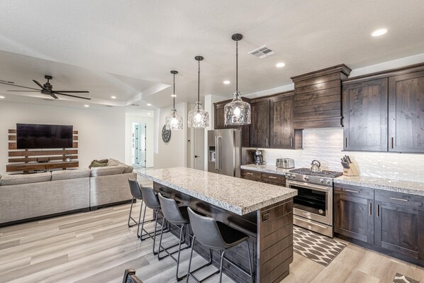 House, Multiple Beds (Hideaway On The 2nd Green) | Private kitchen