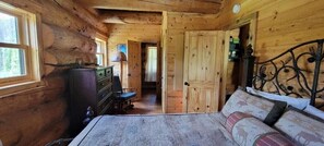 3 chambres, fer et planche à repasser, Wi-Fi, draps fournis