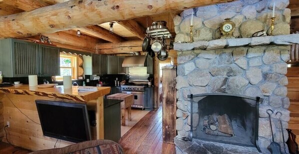 Fridge, oven, stovetop, coffee/tea maker - High Mountain Getaway (Nathrop)