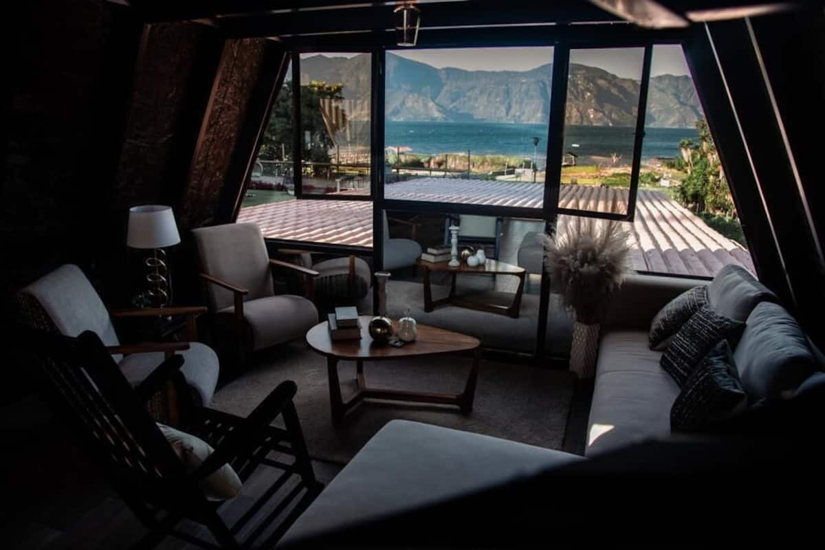 panoramic cabin | living area