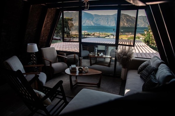 Panoramic Cabin | Living area