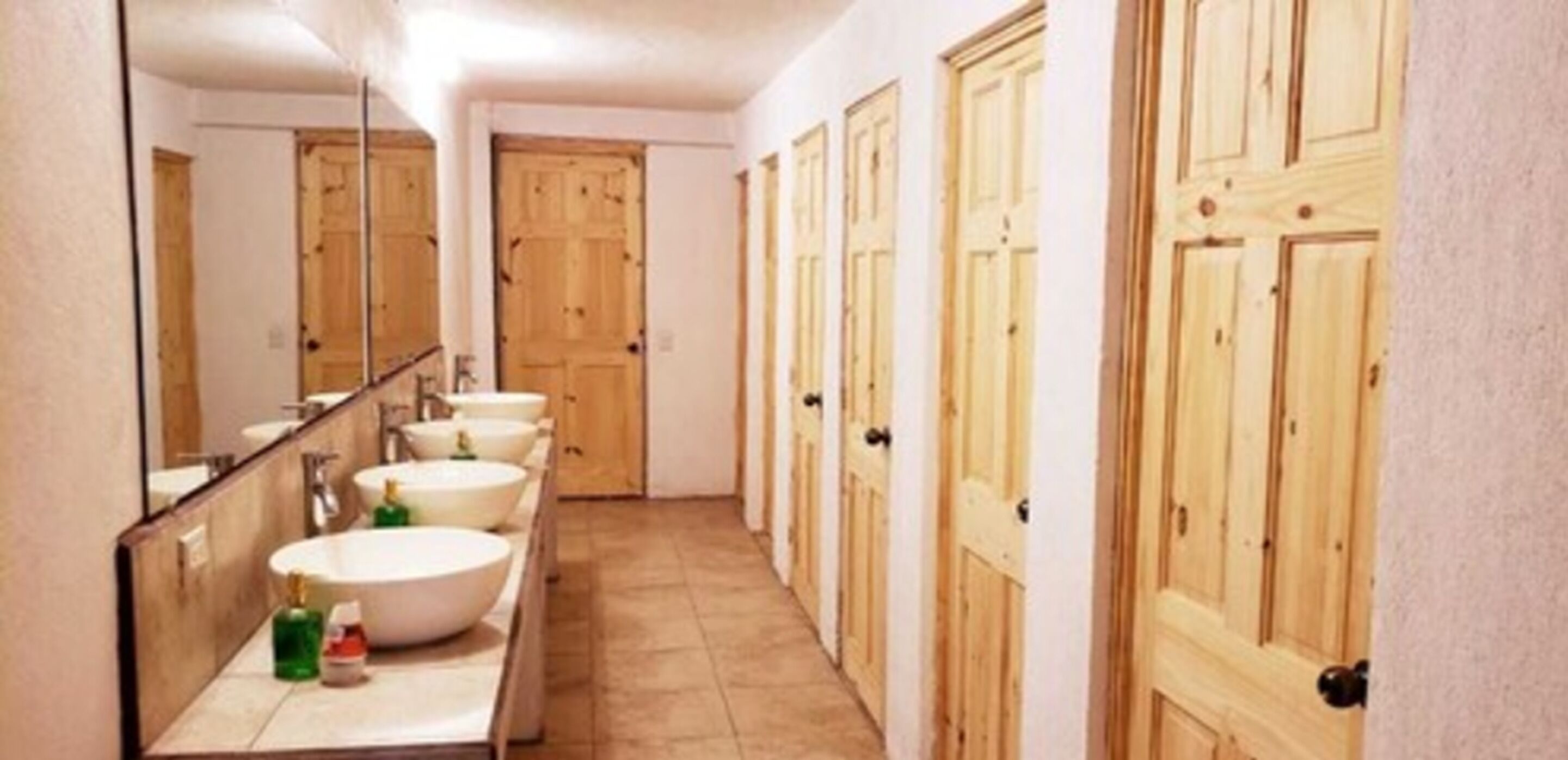 economy shared dormitory | bathroom | combined shower/bathtub, rainfall showerhead, towels, soap