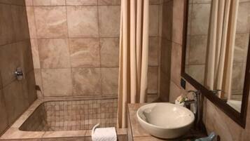 Standard Double Room | Bathroom