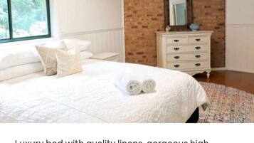 1 bedroom, iron/ironing board, travel cot, WiFi